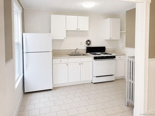 b-115 Vineyard Ave, Highland, NY, 12528-1420 | Card Image