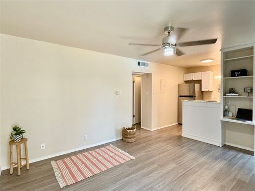 apt-107-1000 W 26th St, Austin, TX, 78705-4331 | Card Image