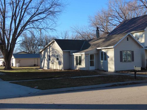 412 Esplanade St, Bellwood, NE, 68624-2400 | Card Image