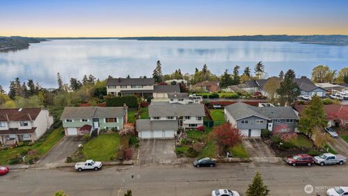 27525 12th Place S, Des Moines, WA, 98198 | Card Image