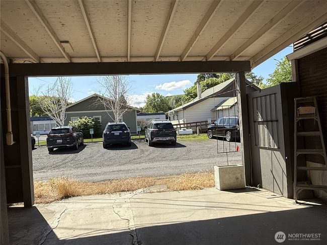 covered parking/patio area | Image 30