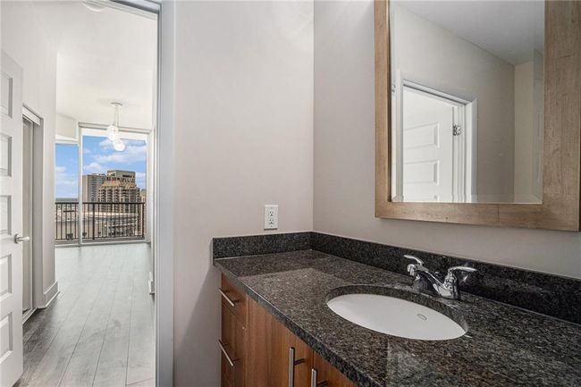 UNIT-2515 - 1080 Peachtree St Ne, Condo with 2 bedrooms, 2 bathrooms and 2 parking in Atlanta GA | Image 36