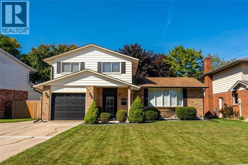 668 Winchester Cres, Sarnia, ON, N7S4P5 | Card Image