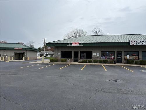 unit-c-304 S Obannon St, Raymond, IL, 62560-4994 | Card Image