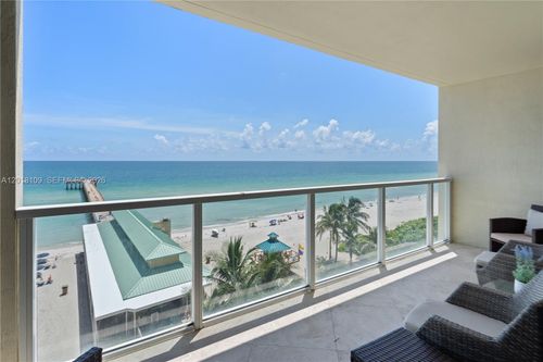 702-16699 Collins Ave, Sunny Isles Beach, FL, 33160-5428 | Card Image