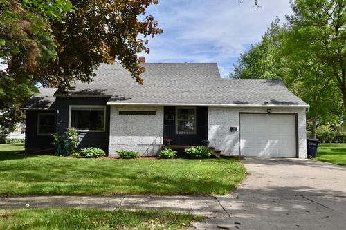 920 8th St, Sibley, IA, 51249-1430 | Card Image