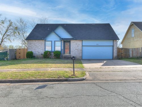 232 S 164th Eastplace, Tulsa, OK, 74108 | Card Image