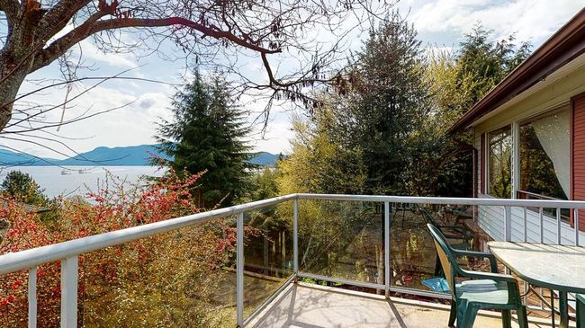1498 Port Mellon Highway, House other with 4 bedrooms, 2 bathrooms and 3 parking in Gibsons BC | Image 2