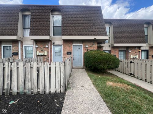 7488 Country Brook Dr, Indianapolis, IN, 46260-3400 | Card Image