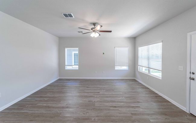 372 Kenai Dr, House other with 3 bedrooms, 3 bathrooms and 4 parking in Kyle TX | Image 7