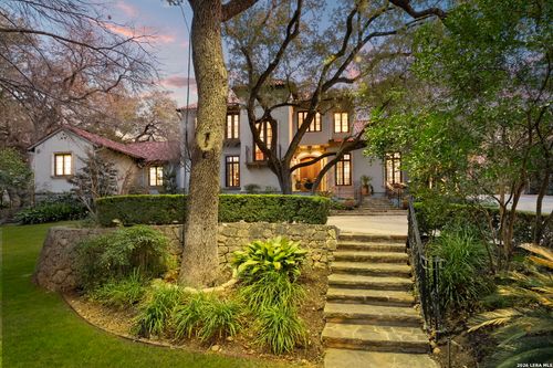 829 Contour Drive, San Antonio, TX, 78212 | Card Image