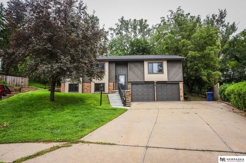 802 Moore Dr, Bellevue, NE, 68005-4436 | Card Image
