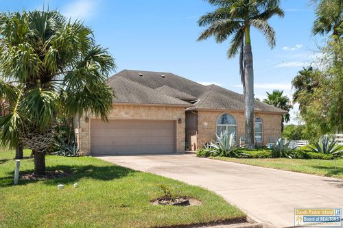 2 Bethpage Dr, Laguna Vista, TX, 78578-2863 | Card Image