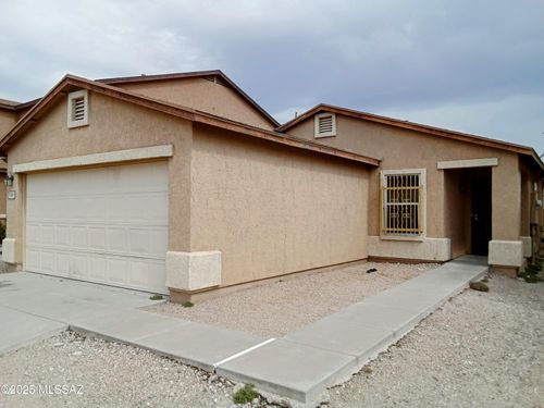 7363 S Bolingbroke Ave, Tucson, AZ, 85746-2572 | Card Image