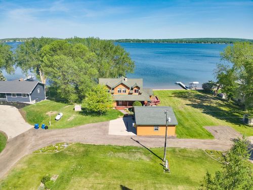 21447 Sunny Dr, Fergus Falls, MN, 56537-7304 | Card Image