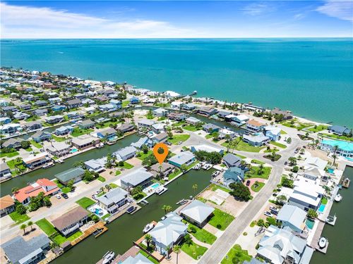 4 Pelican Dr, Rockport, TX, 78382-3729 | Card Image