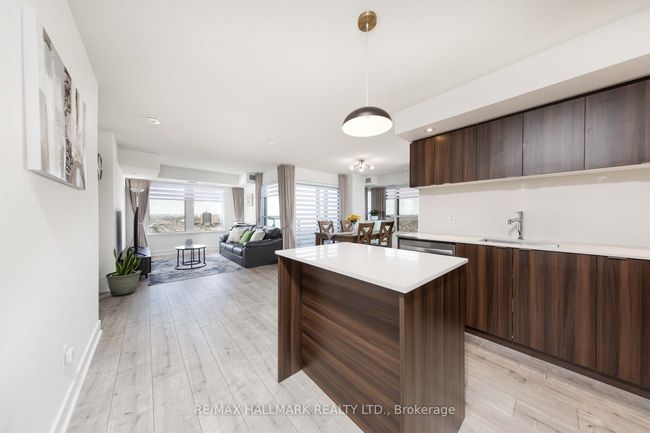 2206 - 10 Eva Rd, Condo with 2 bedrooms, 2 bathrooms and null parking in Etobicoke ON | Image 8