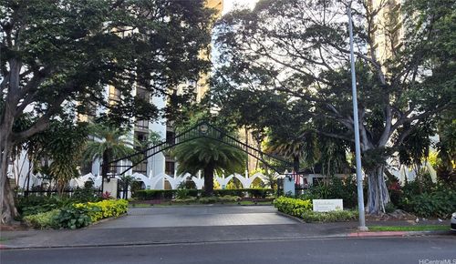 ii-1213-300 Wai Nani Way, Honolulu, HI, 96815-3983 | Card Image