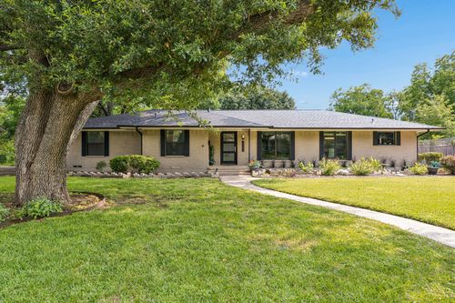 3040 Selma Ln, Farmers Branch, TX, 75234-6433 | Card Image