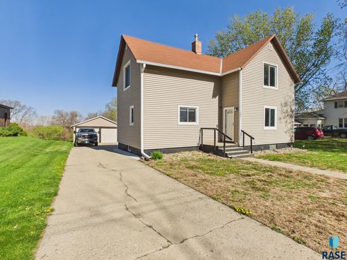 301 Lincoln Ave, Centerville, SD, 57014-2002 | Card Image