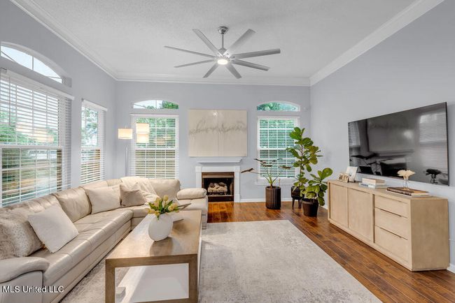 Living Room | Image 9
