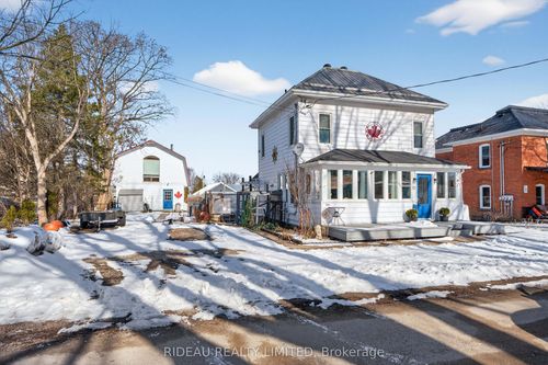 22 Perth St, Elgin, ON, K0G1E0 | Card Image