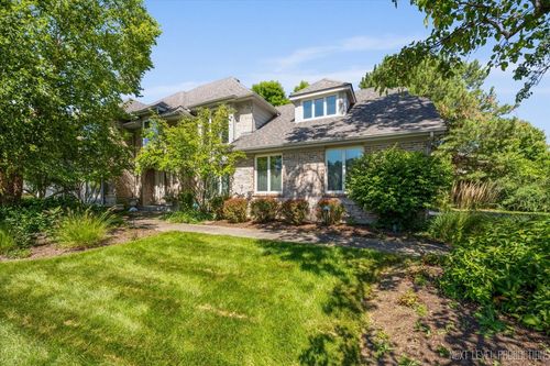 2575 River Woods Dr, Naperville, IL, 60565-6320 | Card Image