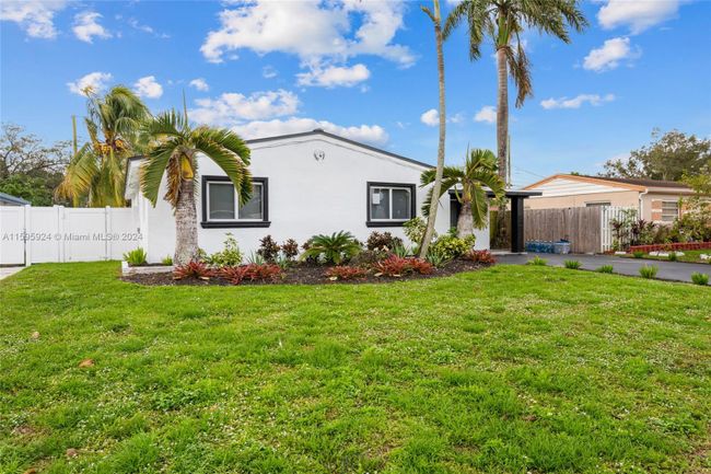 6610 Cody St, House other with 4 bedrooms, 2 bathrooms and null parking in Hollywood FL | Image 25