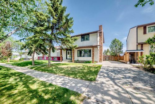 4308 55 St Ne, Calgary, AB, T1Y4B7 | Card Image