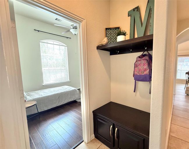 Mud Area off Garage | Image 18