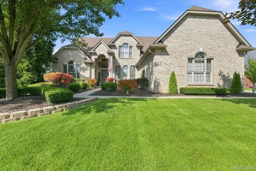 63767 Inverness Dr, Washington Township, MI, 48095-2849 | Card Image