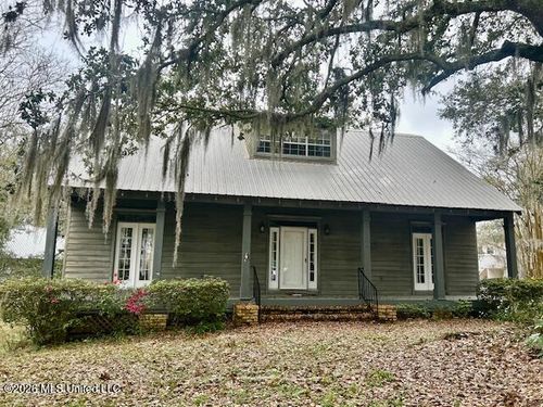 408 Oakwood Dr, Ocean Springs, MS, 39564-4535 | Card Image