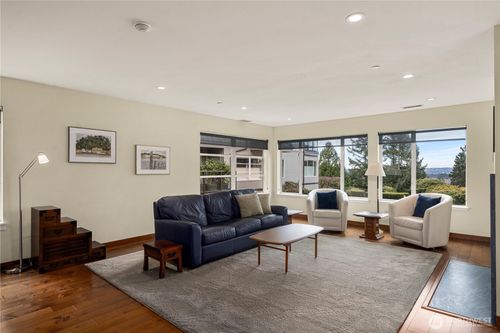 apt-31-11122 Ne 41st Dr, Kirkland, WA, 98033-7725 | Card Image