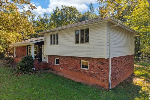 1522 Cherokee Dr, Seneca, SC, 29672-8075 | Card Image