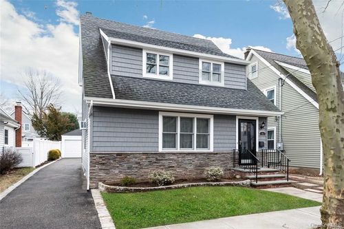 uppr-level-9 Capitol Ave, Williston Park, NY, 11596-1618 | Card Image