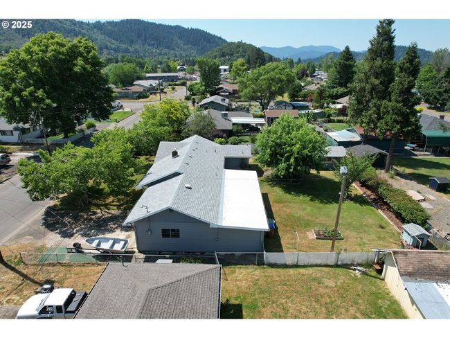 131 Mountain View Ave, House other with 3 bedrooms, 2 bathrooms and 2 parking in Myrtle Creek OR | Image 22