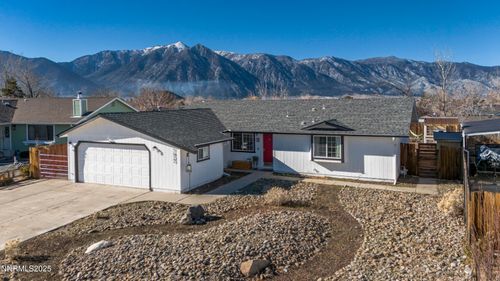 1422 Patricia Dr, Gardnerville, NV, 89460-8203 | Card Image