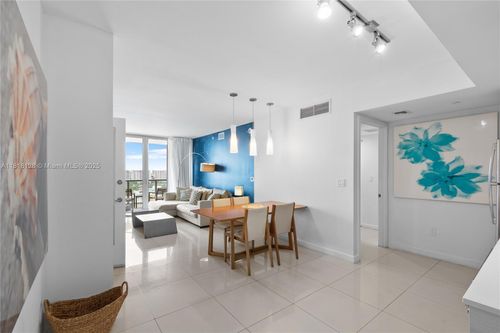 r2805-2602 E Hallandale Beach Blvd, Hallandale Beach, FL, 33009-4819 | Card Image