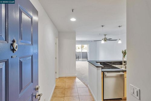 4205-6400 Christie Ave, Emeryville, CA, 94608 | Card Image