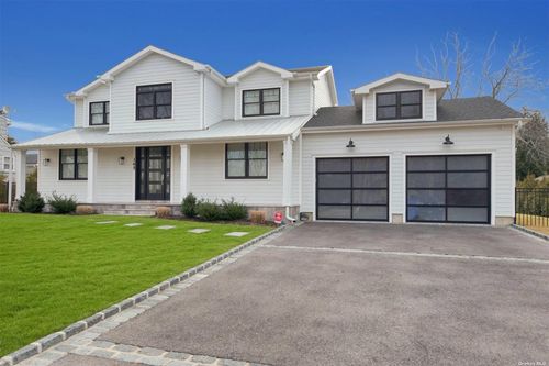 165 Marine Pl, Greenport, NY, 11944-2535 | Card Image