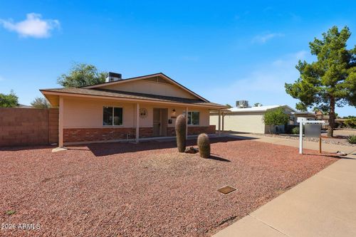 2331 E Betty Elyse Ln, Phoenix, AZ, 85022-3434 | Card Image