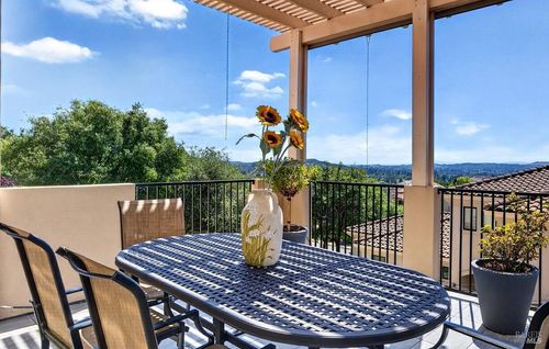 111 Stone Mountain Circle, Napa, CA, 94558 | Card Image