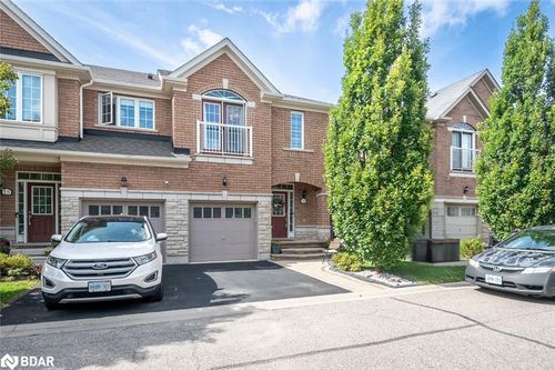 16-745 Farmstead Dr, Milton, ON, L9T8B1 | Card Image