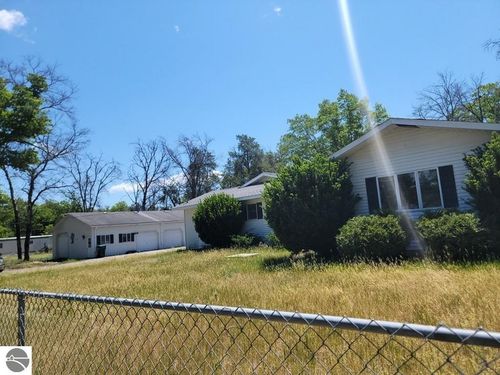 1694 Possum Track Rd, Alger, MI, 48610-9320 | Card Image