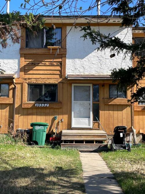 10332 98 Avenue, High Level, AB, T0H1Z0 | Card Image