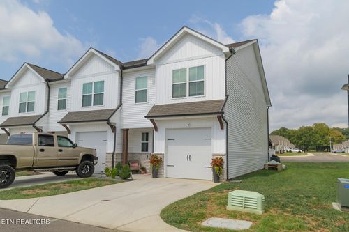 465 Harper Village Way, Lenoir City, TN, 37771-2155 | Card Image