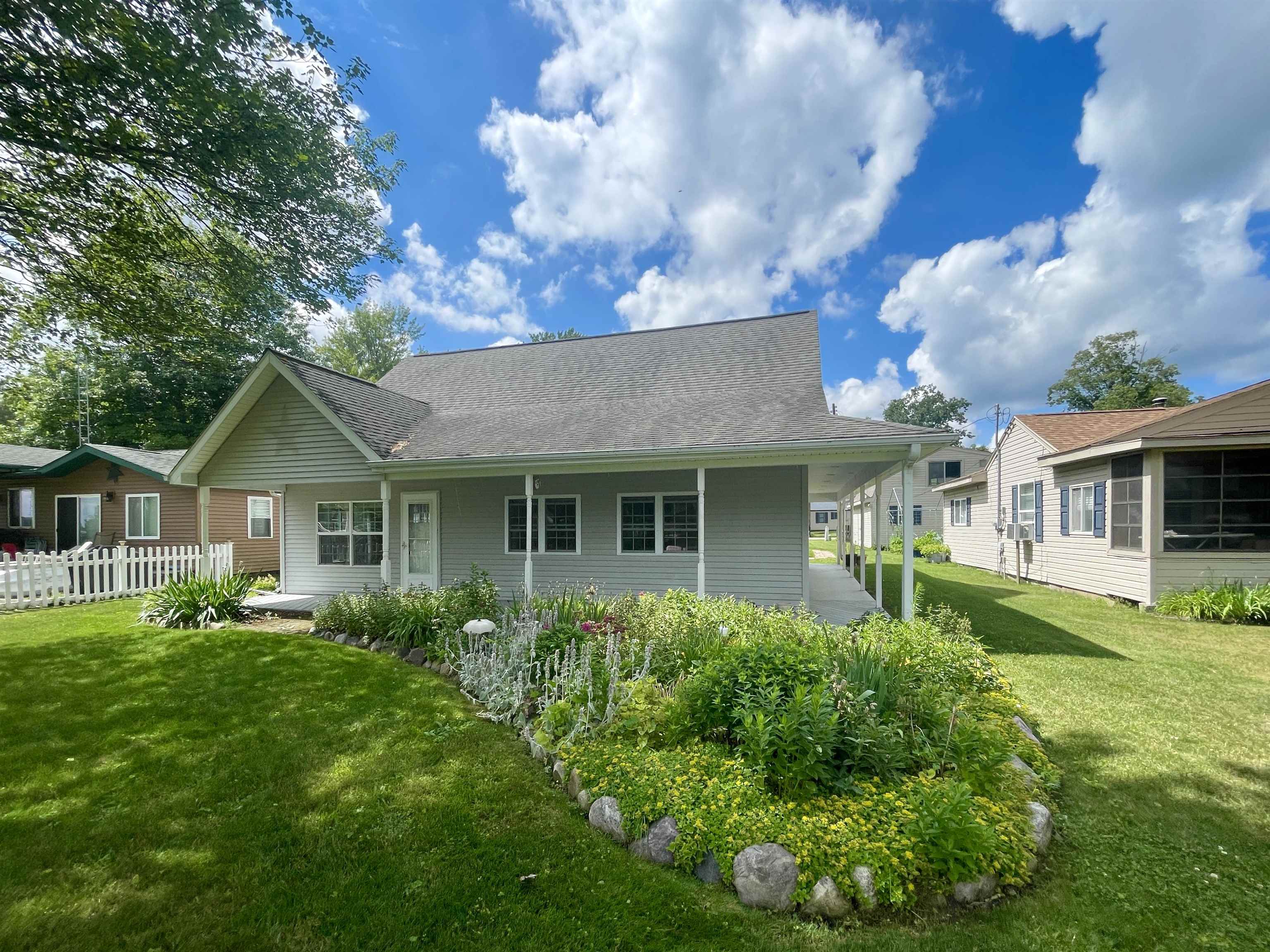 Elnor Dr, Gladwin, MI 48624