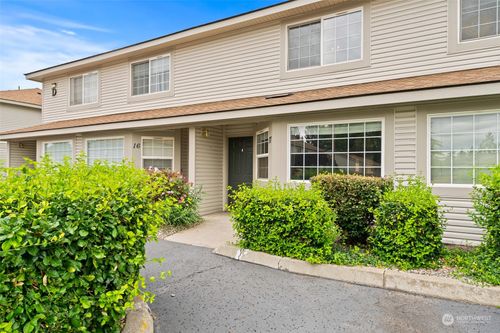 d17-209 E 18th Ave, Ellensburg, WA, 98926-2151 | Card Image