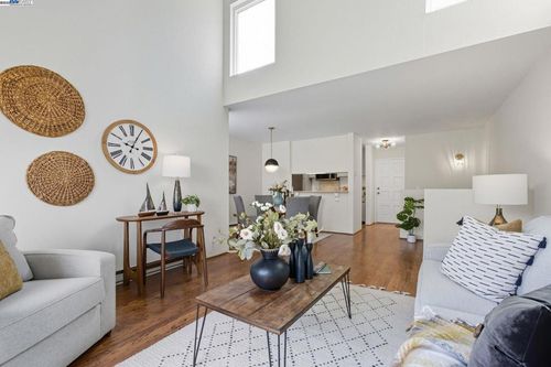 apt-233-2101 Shoreline Dr, Alameda, CA, 94501-6242 | Card Image