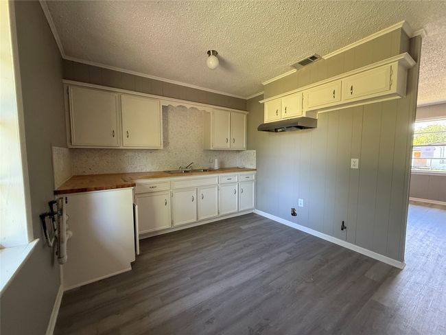 1310 E 12 Th Ave, House other with 2 bedrooms, 1 bathrooms and null parking in Corsicana TX | Image 6